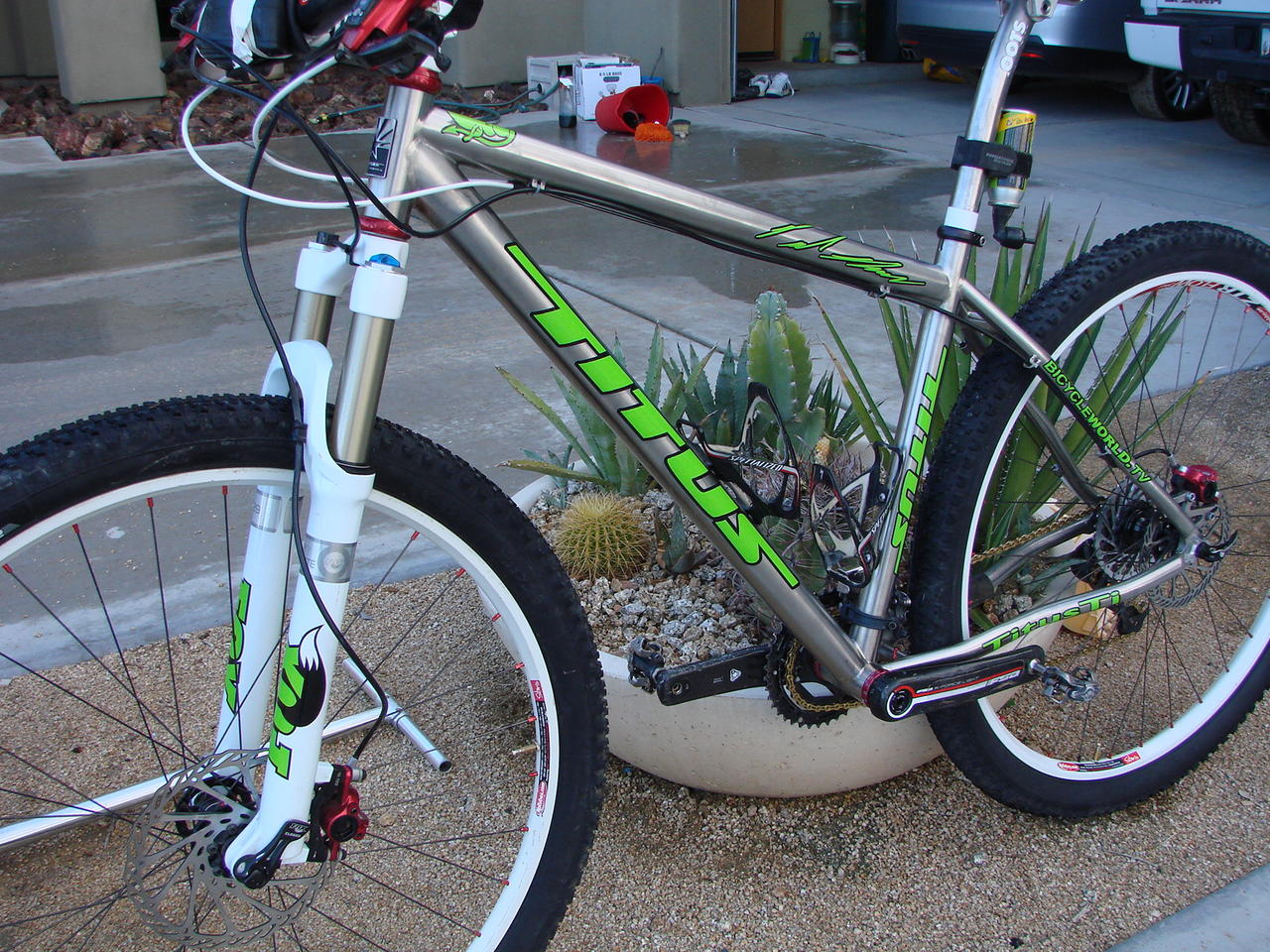 Bicycle World TV Team colors on a team mates bike.