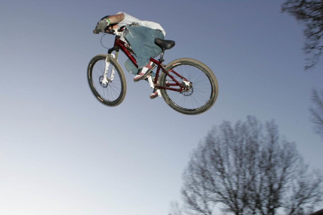 CrankWorx BC winner jumps to Five Ten for 2010