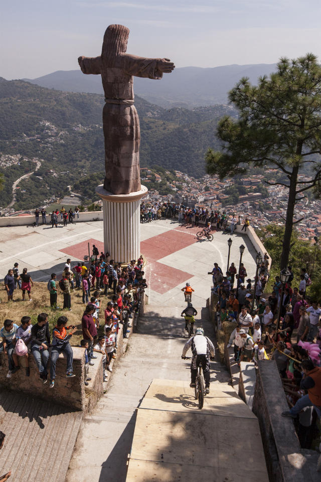 taxco urban downhill