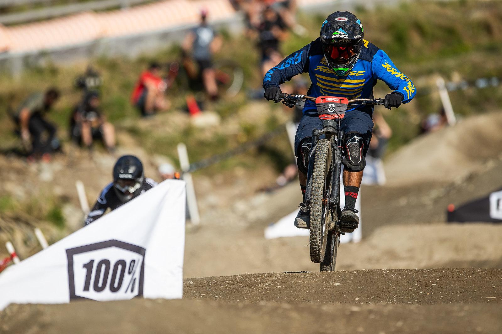 dual slalom up Austin Warren